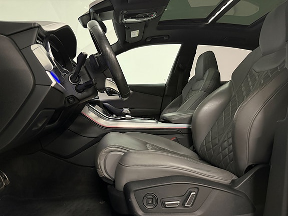 Audi Q8 11 of 25