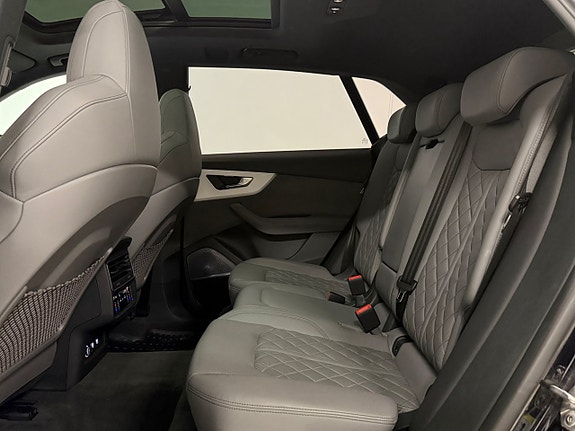 Audi Q8 20 of 25