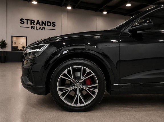 Audi Q8 3 of 25