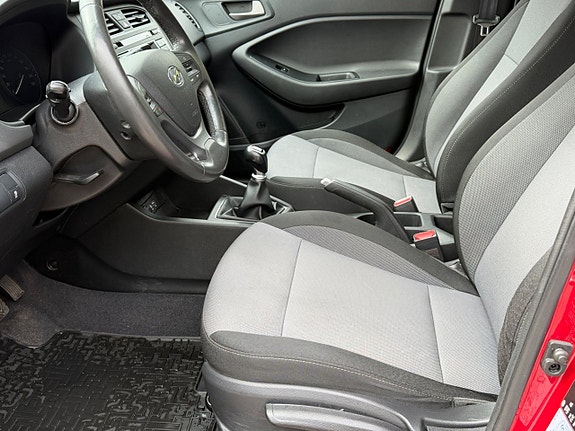 Hyundai i20 9 of 13