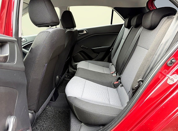 Hyundai i20 12 of 13