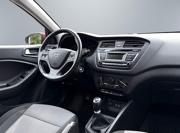 Hyundai i20 8 of 13