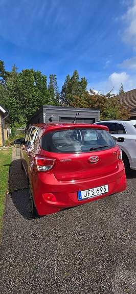 Hyundai i10 4 of 5