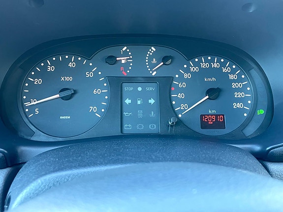 Renault Clio 9 of 9