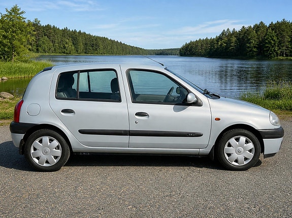 Renault Clio 6 of 9