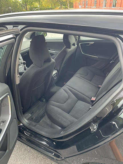 Volvo V60 7 of 9