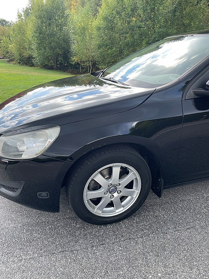 Volvo V60 8 of 9
