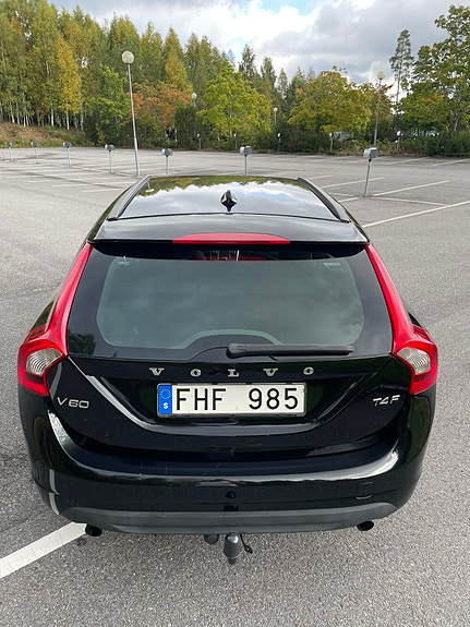 Volvo V60 4 of 9
