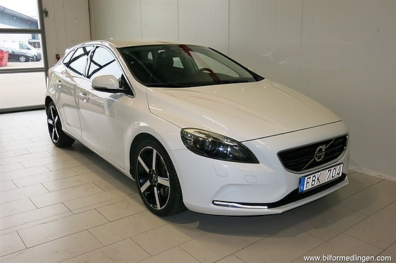 Volvo V40 6 of 16