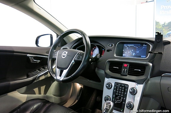 Volvo V40 9 of 16