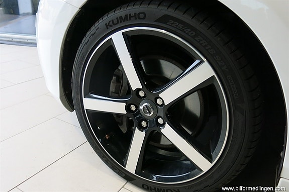 Volvo V40 16 of 16