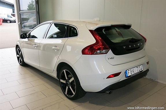 Volvo V40 5 of 16