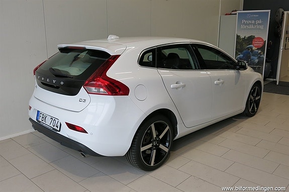 Volvo V40 4 of 16