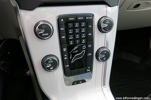 Volvo V40 14 of 16
