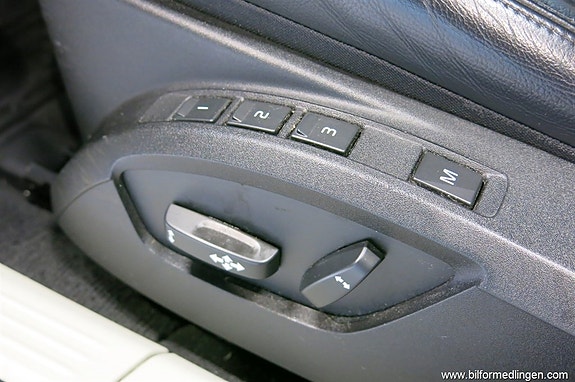 Volvo V40 15 of 16