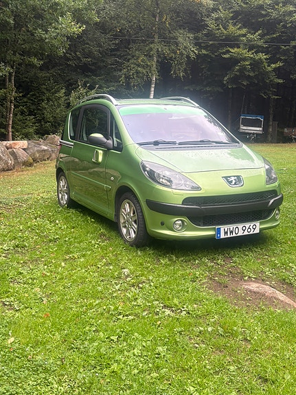 Peugeot 1007 2 of 8