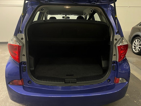 Toyota Verso-S 7 of 17