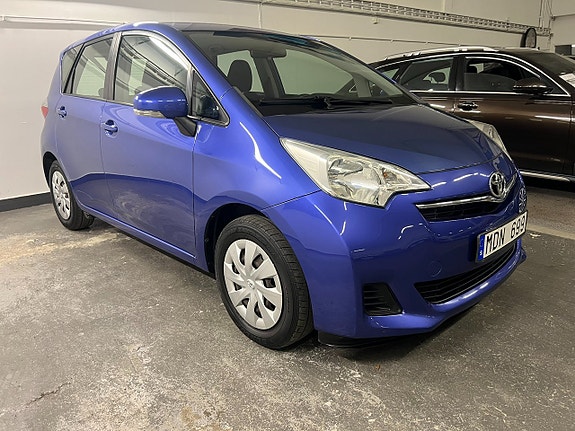 Toyota Verso-S 2 of 17