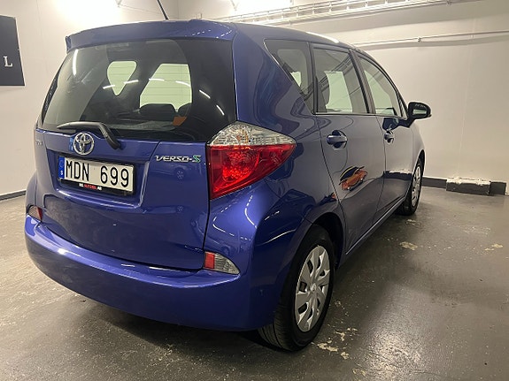 Toyota Verso-S 6 of 17
