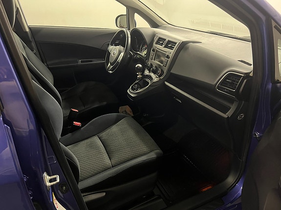 Toyota Verso-S 8 of 17