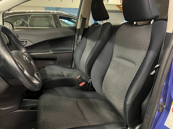 Toyota Verso-S 12 of 17