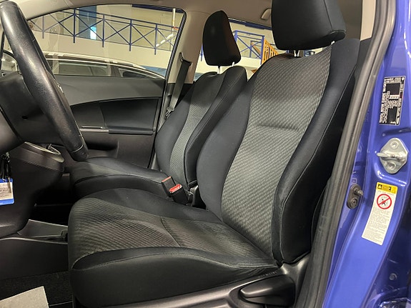 Toyota Verso-S 15 of 17