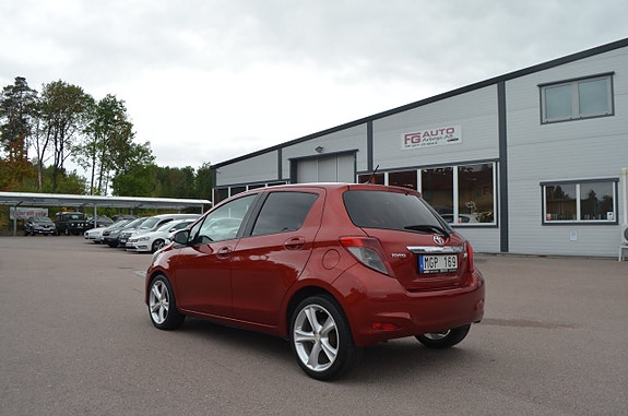 Toyota Yaris 5 of 20