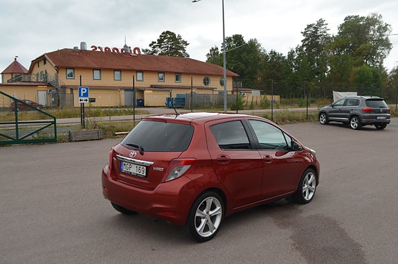 Toyota Yaris 6 of 20