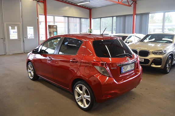 Toyota Yaris 13 of 20