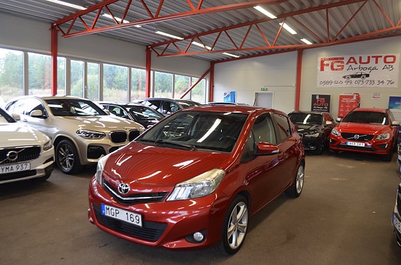 Toyota Yaris 11 of 20