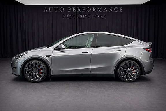 Tesla Model Y 2 of 9