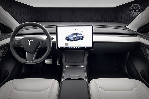 Tesla Model Y 8 of 9