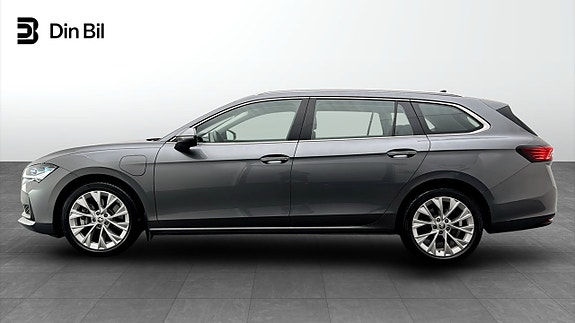 Skoda Superb 2 of 21