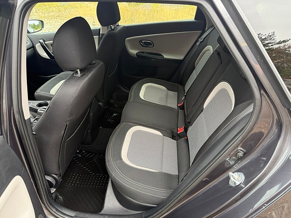 Kia Ceed 7 of 14