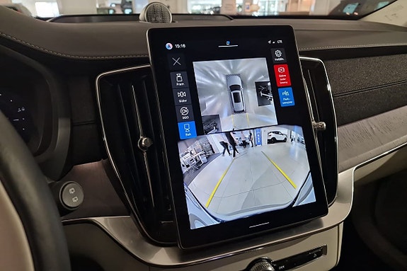 Volvo XC90 16 of 20