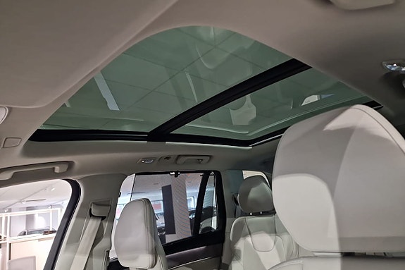 Volvo XC90 14 of 20