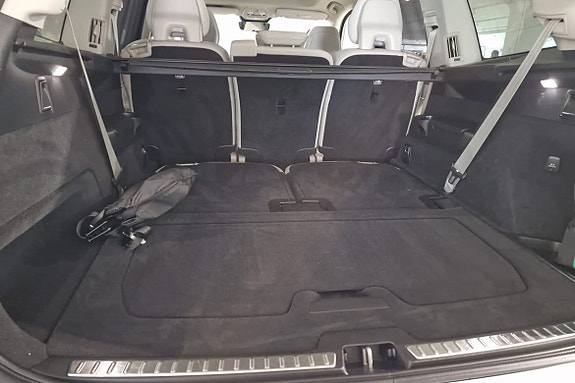 Volvo XC90 13 of 20