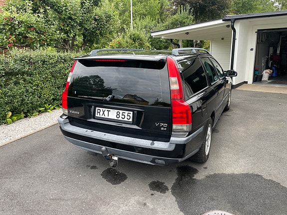 Volvo V70 2 of 10