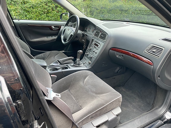 Volvo V70 4 of 10