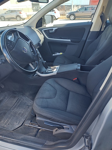 Volvo XC60 3 of 7