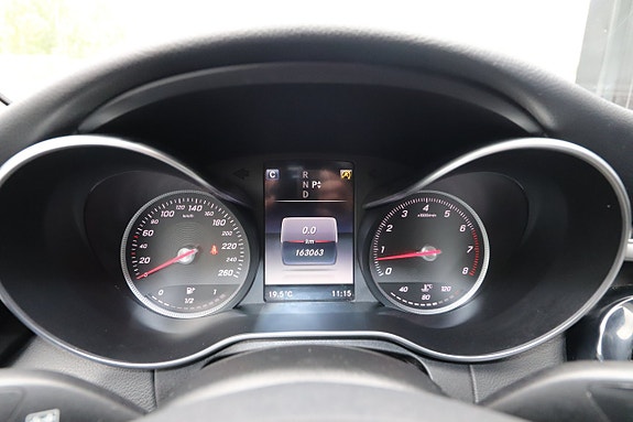 Mercedes-Benz C200 14 of 16