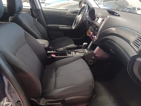 Subaru Forester 8 of 17