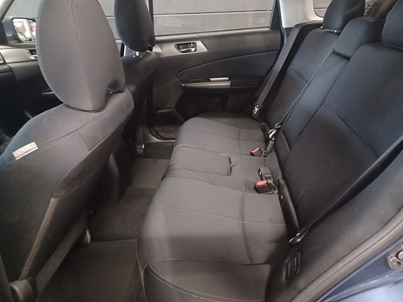 Subaru Forester 10 of 17