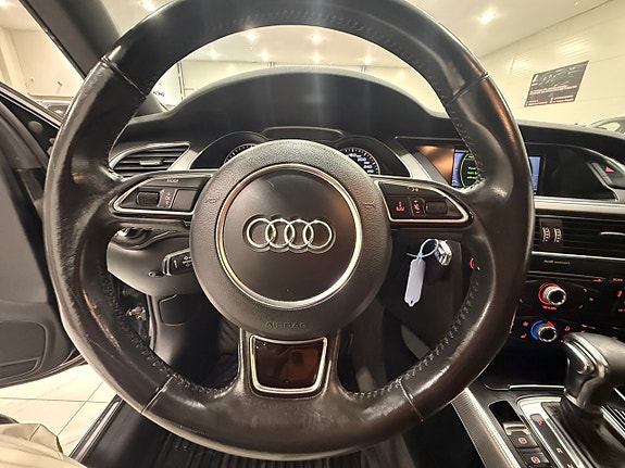 Audi A4 9 of 19
