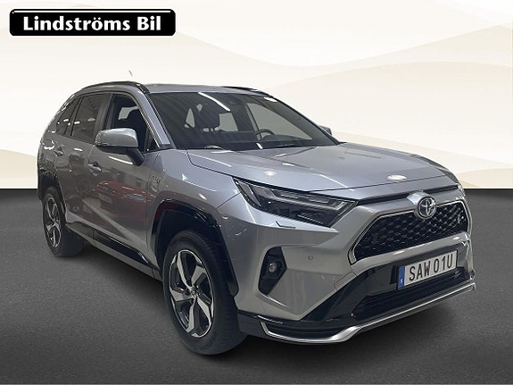 Toyota RAV4 3 of 21