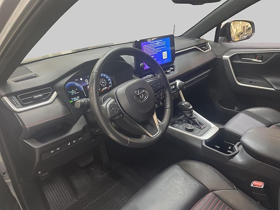 Toyota RAV4 14 of 21