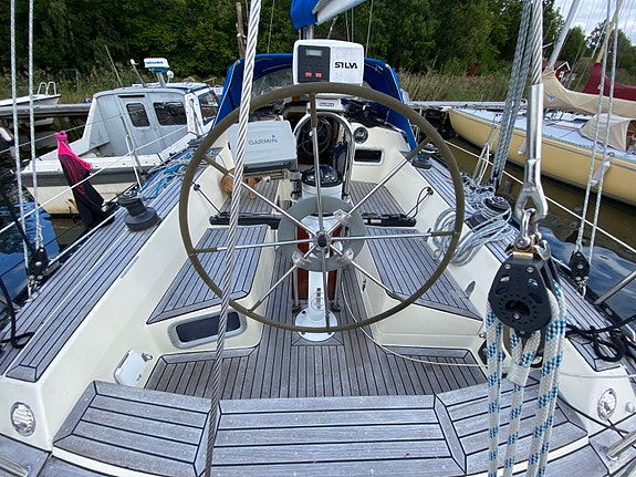 X 372 Sport 8 of 13