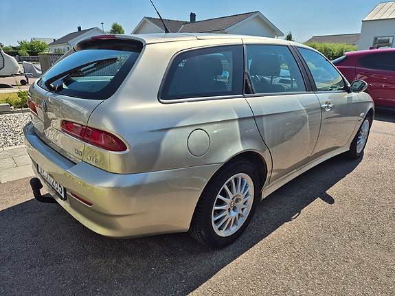 Alfa Romeo 156 2 of 6
