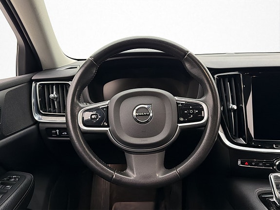 Volvo V60 11 of 30