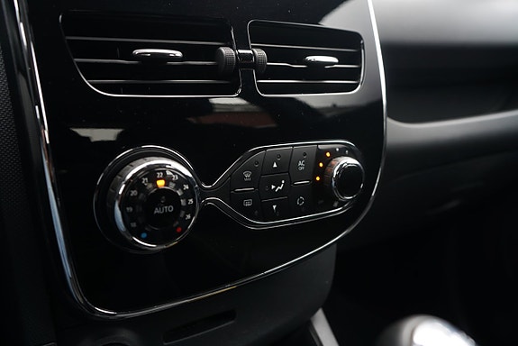 Renault Clio 12 of 12
